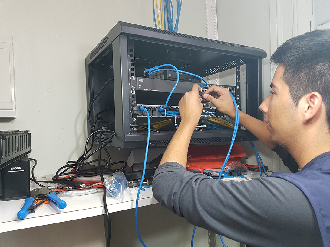 Conectividad y Redes